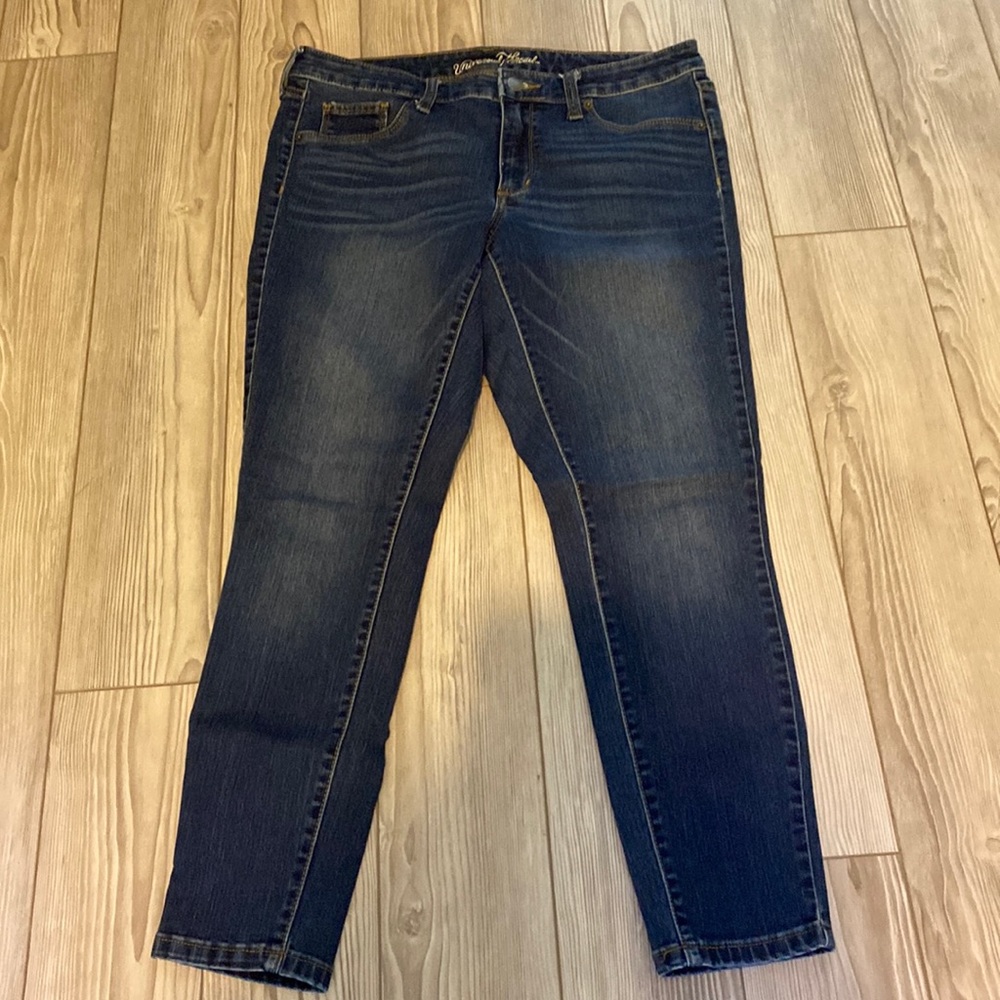 Universal Thread Jeans
